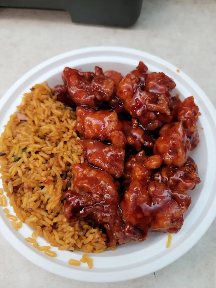 General TSO's Chicken Lunch Combo Fried Rice